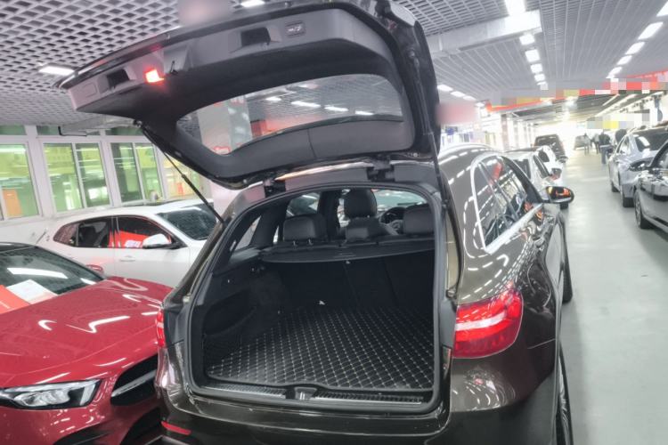 Used Mercedes-Benz GLC 2017 GLC 260 4MATIC Dynamic Edition Trunk