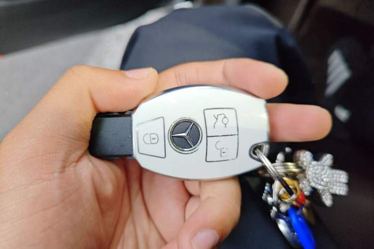 Used Mercedes-Benz GLC 2017 GLC 260 4MATIC Luxury Model Vehicle Key