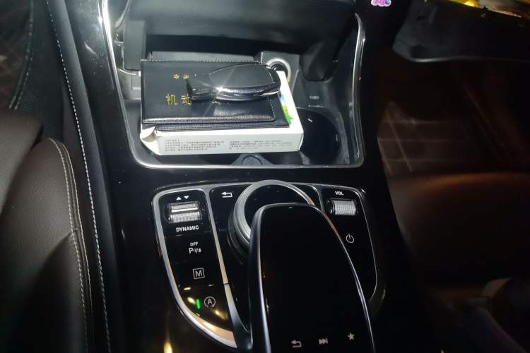 Used Mercedes-Benz GLC 2017 GLC 260 4MATIC Dynamic Edition Gear Lever