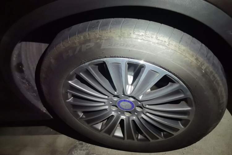 Used Mercedes-Benz GLC 2017 GLC 260 4MATIC Dynamic Edition Right Front Wheel Hub