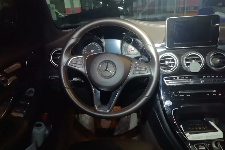 Used Mercedes-Benz GLC 2017 GLC 260 4MATIC Dynamic Edition Steering Wheel