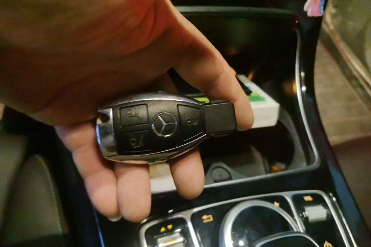 Used Mercedes-Benz GLC 2017 GLC 260 4MATIC Dynamic Edition Vehicle Key