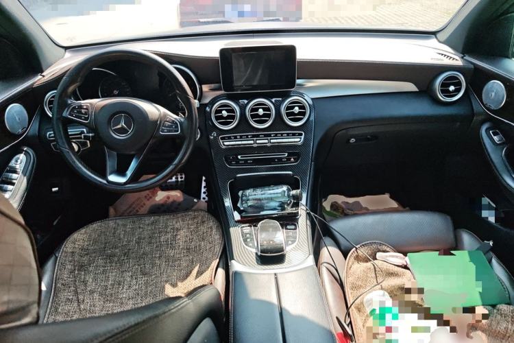 Used Mercedes-Benz GLC 2017 GLC 260 4MATIC Dynamic Edition Center Console