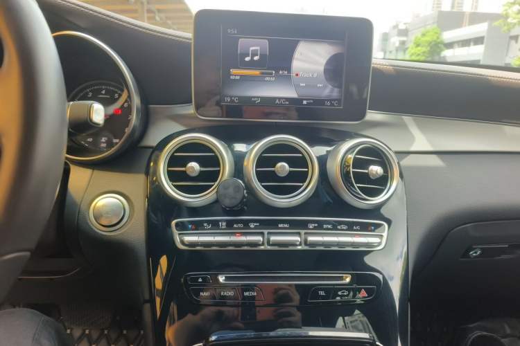 Used Mercedes-Benz GLC 2017 GLC 200 4MATIC Audio And AC Panel