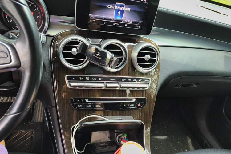Used Mercedes-Benz GLC 2017 GLC 260 4MATIC Dynamic Edition Audio And AC Panel
