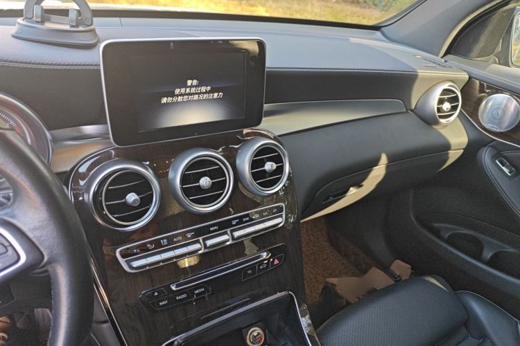 Used Mercedes-Benz GLC 2017 GLC 260 4MATIC Luxury Model Audio And AC Panel