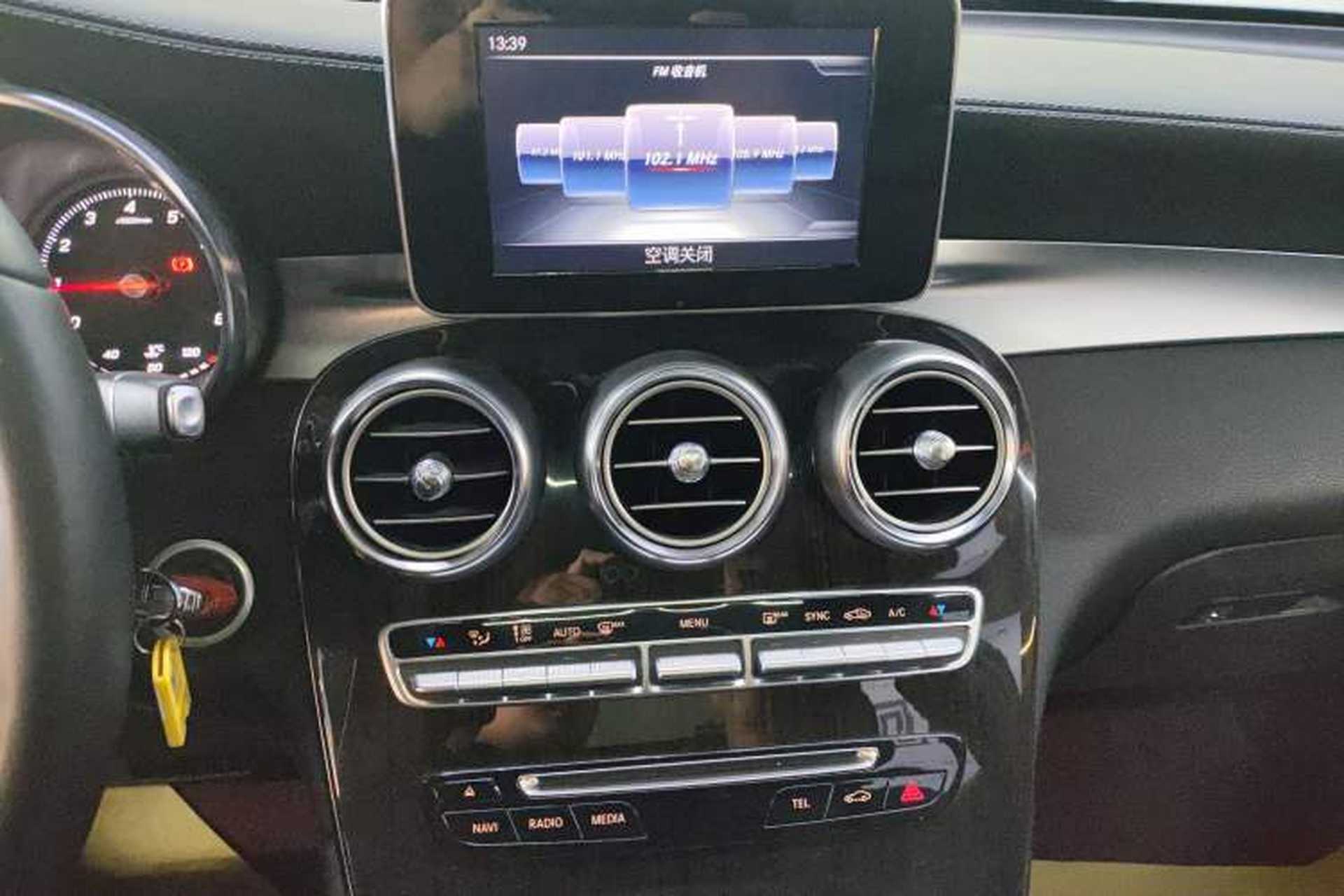 Used Mercedes-Benz GLC 2017 GLC 260 4MATIC Luxury Model Audio And AC Panel
