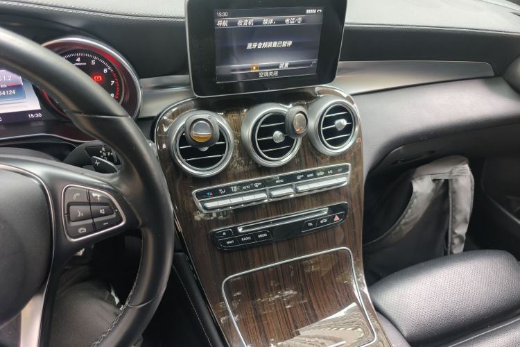 Used Mercedes-Benz GLC 2017 GLC 260 4MATIC Dynamic Edition Audio And AC Panel