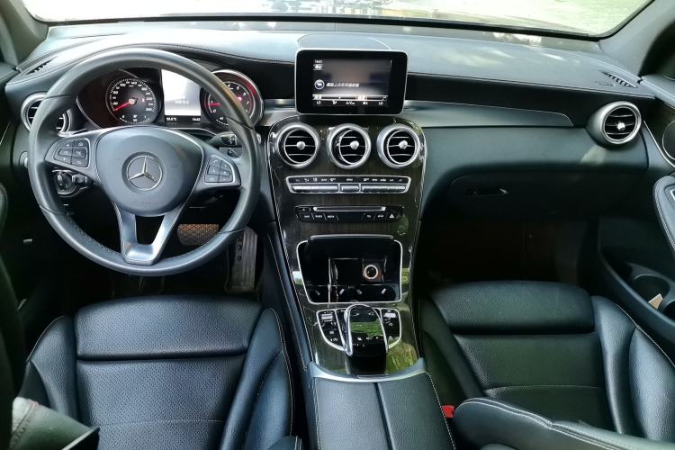 Used Mercedes-Benz GLC 2017 GLC 260 4MATIC Luxury Model Center Console