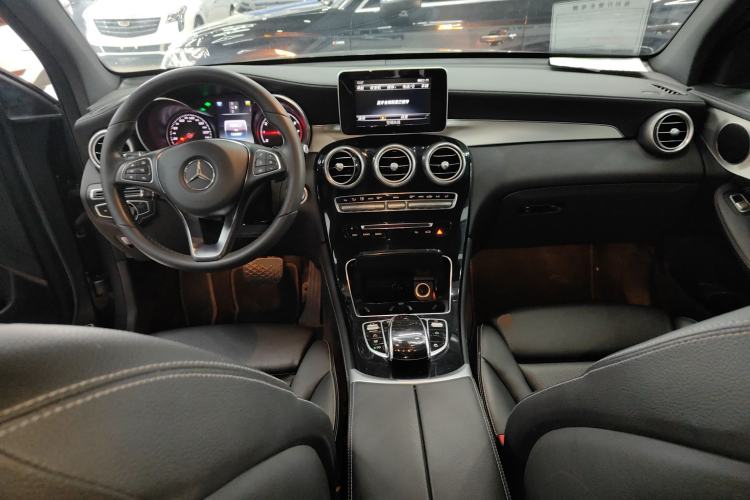 Used Mercedes-Benz GLC 2017 GLC 200 4MATIC Center Console