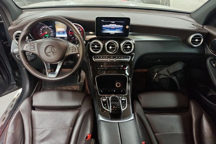 Used Mercedes-Benz GLC 2017 GLC 260 4MATIC Luxury Model Center Console