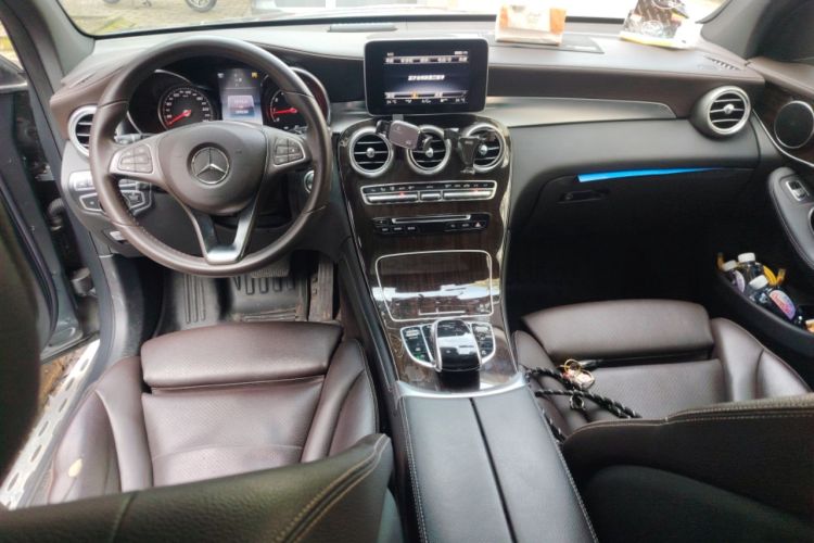 Used Mercedes-Benz GLC 2017 GLC 260 4MATIC Luxury Model Center Console