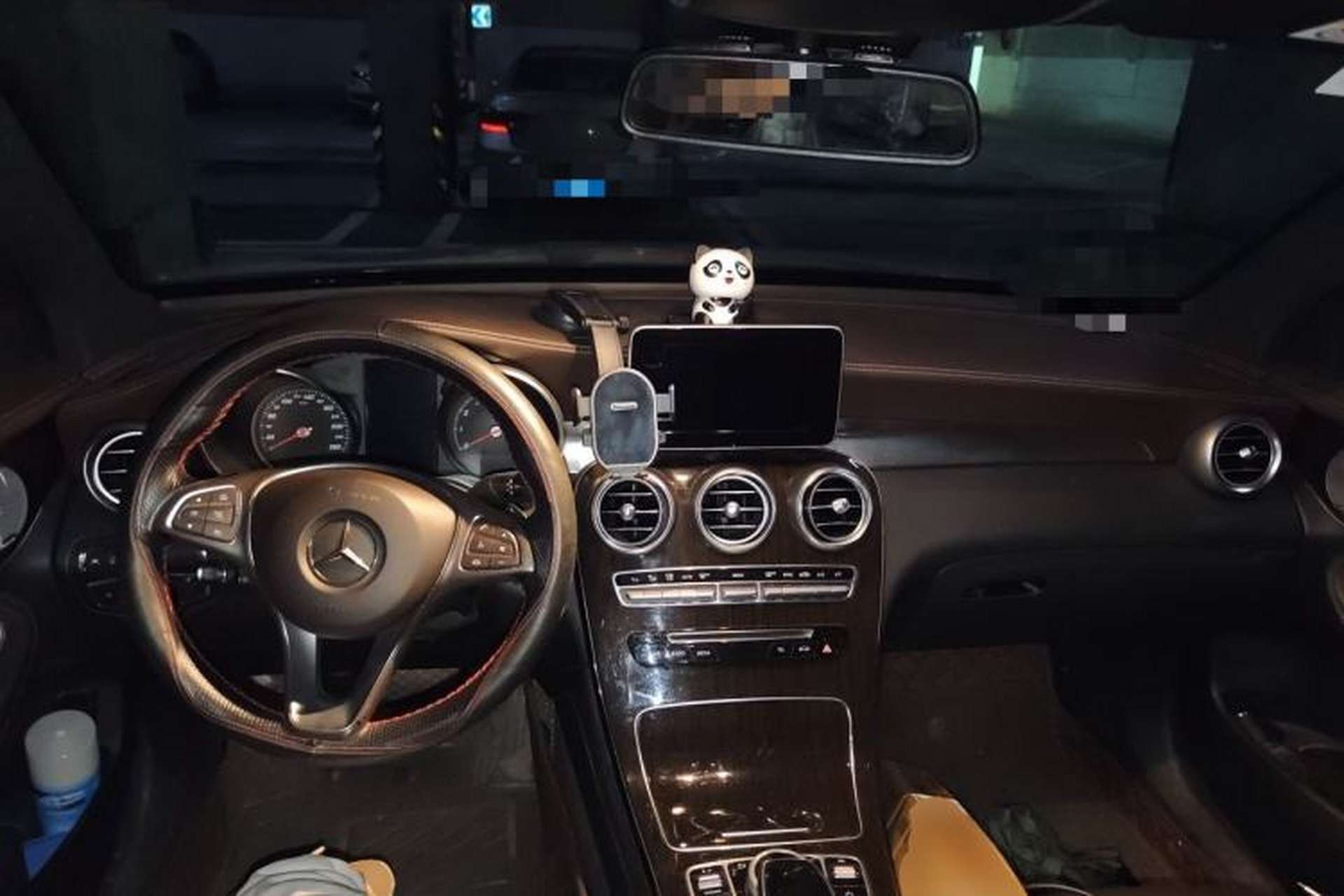 Used Mercedes-Benz GLC 2017 GLC 260 4MATIC Luxury Model Center Console