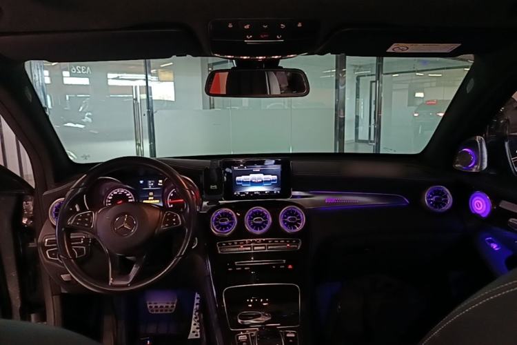Used Mercedes-Benz GLC 2017 GLC 260 4MATIC Dynamic Edition Center Console
