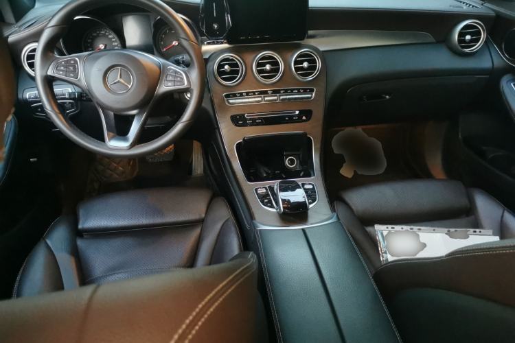 Used Mercedes-Benz GLC 2017 GLC 300 4MATIC Sport Edition Center Console
