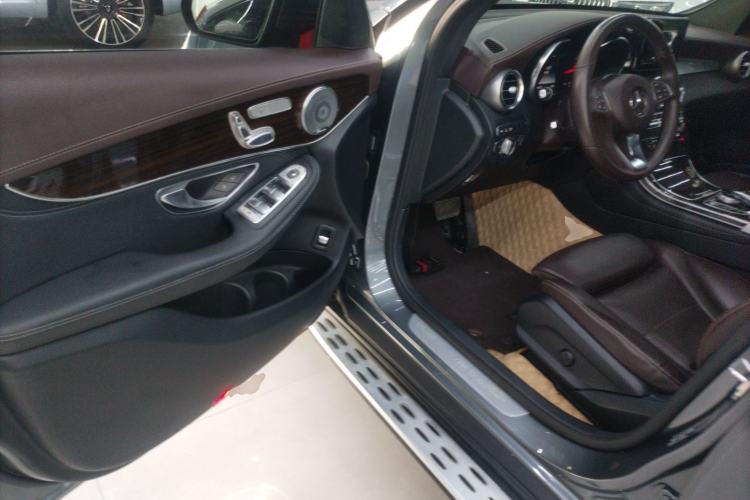 Used Mercedes-Benz GLC 2017 GLC 260 4MATIC Luxury Model Driver Seat