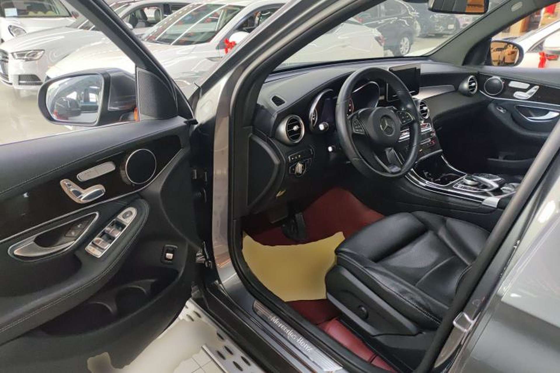 Used Mercedes-Benz GLC 2017 GLC 260 4MATIC Luxury Model Driver Seat