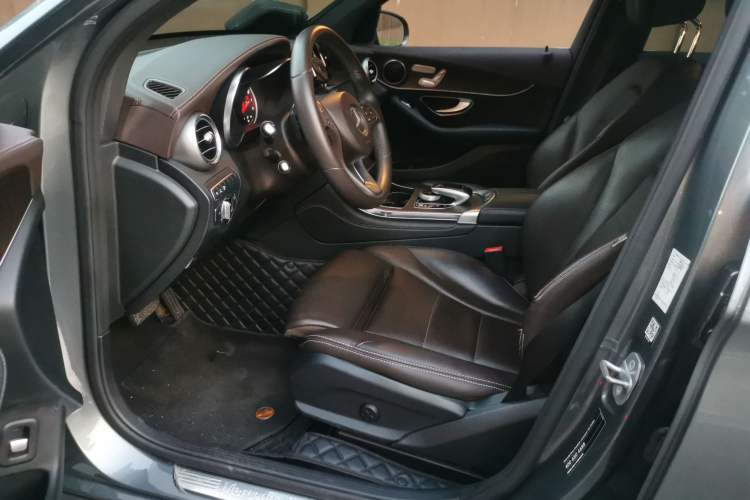 Used Mercedes-Benz GLC 2017 GLC 300 4MATIC Sport Edition Driver Seat