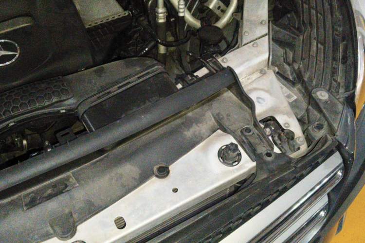 Used Mercedes-Benz GLC 2017 GLC 260 4MATIC Dynamic Edition Engine Bay Left