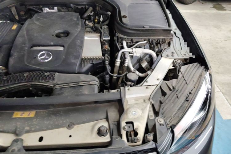 Used Mercedes-Benz GLC 2017 GLC 260 4MATIC Luxury Model Engine Bay Left