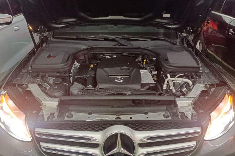 Used Mercedes-Benz GLC 2017 GLC 260 4MATIC Dynamic Edition Engine Bay