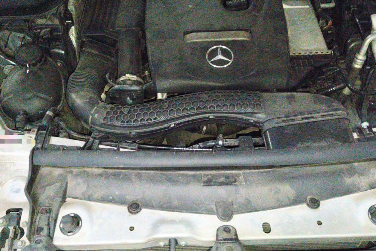 Used Mercedes-Benz GLC 2017 GLC 260 4MATIC Dynamic Edition Engine Bay