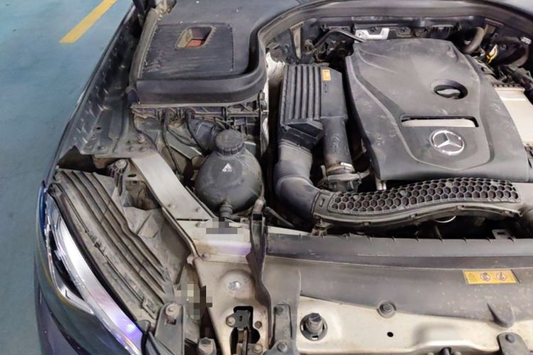 Used Mercedes-Benz GLC 2017 GLC 260 4MATIC Luxury Model Engine Bay Right