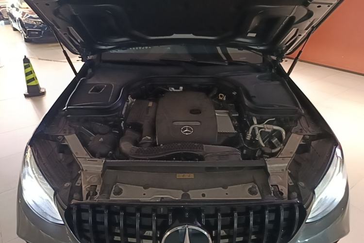 Used Mercedes-Benz GLC 2017 GLC 260 4MATIC Dynamic Edition Engine Bay