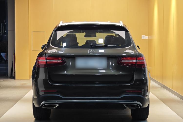 Used Mercedes-Benz GLC 2017 GLC 260 4MATIC Luxury Model Exterior 2