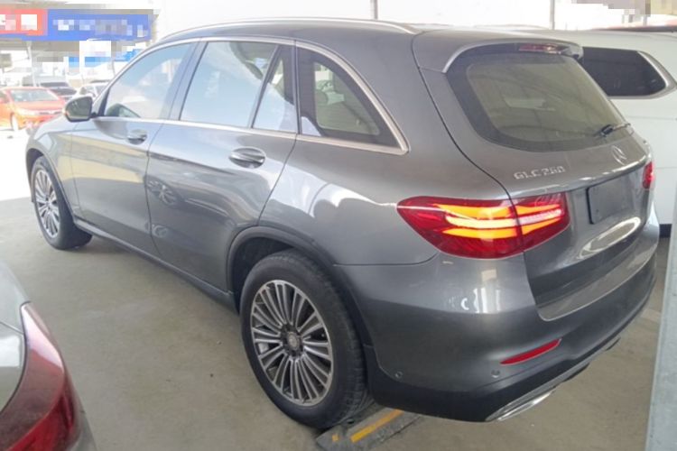 Used Mercedes-Benz GLC 2017 GLC 260 4MATIC Dynamic Edition Exterior 2