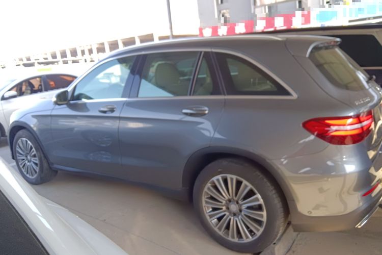 Used Mercedes-Benz GLC 2017 GLC 260 4MATIC Dynamic Edition Exterior 3