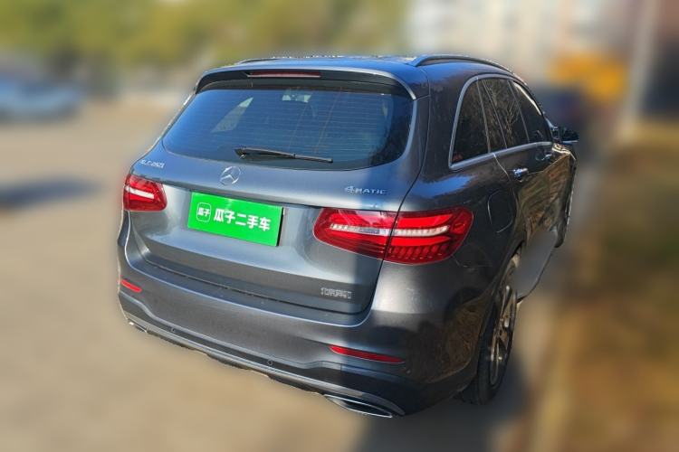 Used Mercedes-Benz GLC 2017 GLC 260 4MATIC Luxury Model Exterior 5