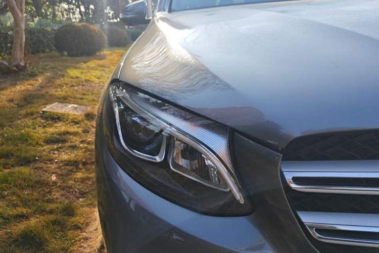 Used Mercedes-Benz GLC 2017 GLC 260 4MATIC Luxury Model Exterior 6