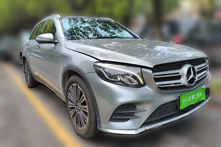 Used Mercedes-Benz GLC 2017 GLC 260 4MATIC Dynamic Edition Front Right 45 Deg