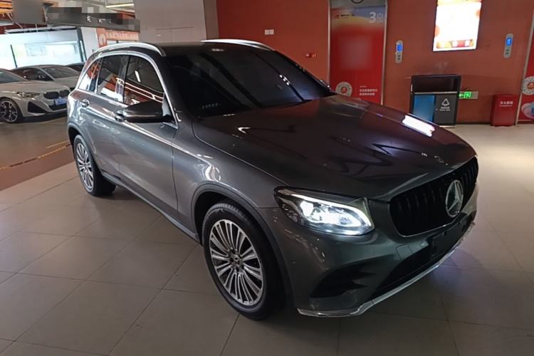 Used Mercedes-Benz GLC 2017 GLC 260 4MATIC Dynamic Edition Front Right 45 Deg