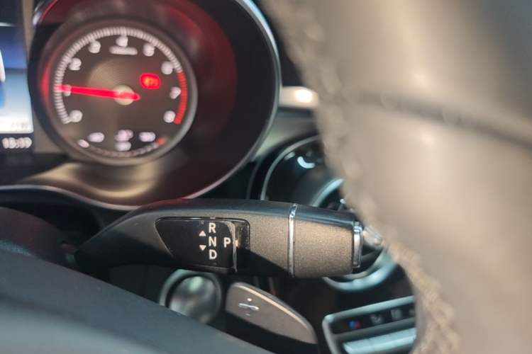 Used Mercedes-Benz GLC 2017 GLC 260 4MATIC Luxury Model Gear Lever