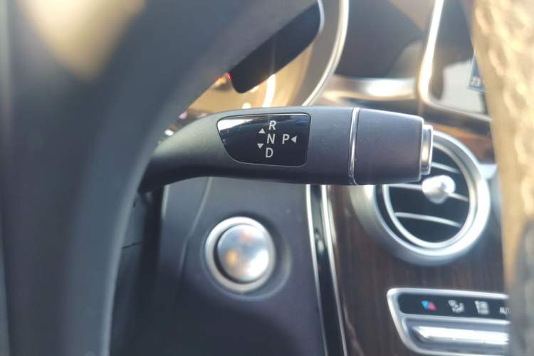 Used Mercedes-Benz GLC 2017 GLC 260 4MATIC Dynamic Edition Gear Lever