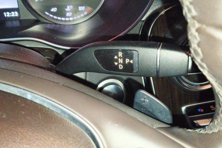 Used Mercedes-Benz GLC 2017 GLC 260 4MATIC Dynamic Edition Gear Lever