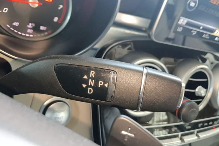 Used Mercedes-Benz GLC 2017 GLC 260 4MATIC Dynamic Edition Gear Lever
