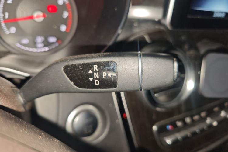 Used Mercedes-Benz GLC 2017 GLC 260 4MATIC Luxury Model Gear Lever