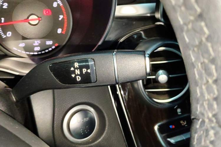 Used Mercedes-Benz GLC 2017 GLC 260 4MATIC Luxury Model Gear Lever