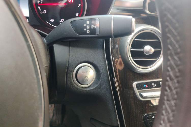 Used Mercedes-Benz GLC 2017 GLC 260 4MATIC Luxury Model Gear Lever