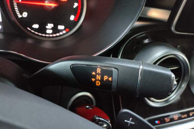 Used Mercedes-Benz GLC 2017 GLC 260 4MATIC Luxury Model Gear Lever
