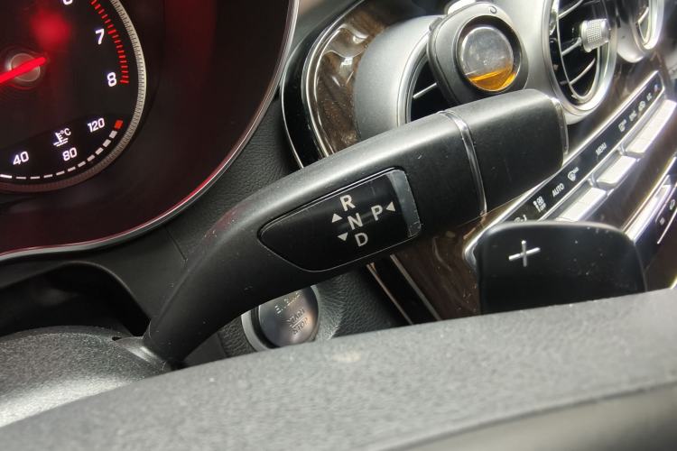 Used Mercedes-Benz GLC 2017 GLC 260 4MATIC Dynamic Edition Gear Lever