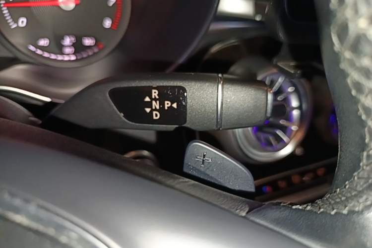 Used Mercedes-Benz GLC 2017 GLC 260 4MATIC Dynamic Edition Gear Lever
