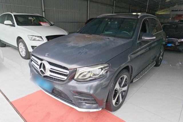 Ojetý Mercedes-Benz GLC 2017 GLC 260 4MATIC Luxury Model