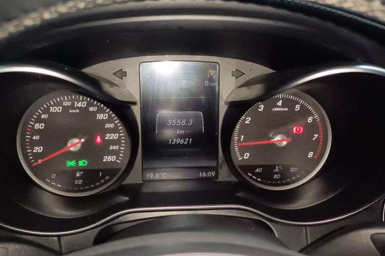Used Mercedes-Benz GLC 2017 GLC 260 4MATIC Dynamic Edition Instrument Cluster