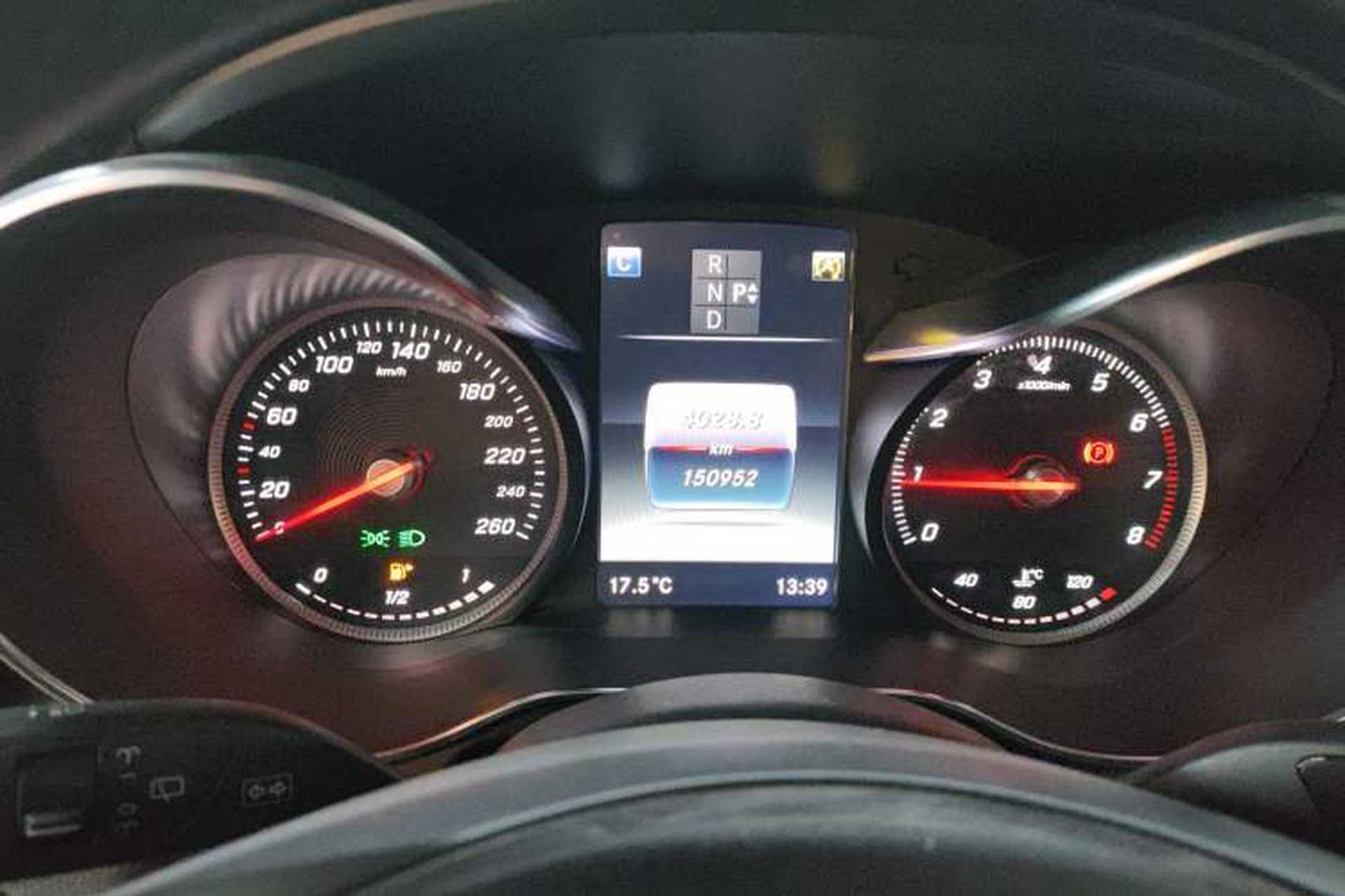Used Mercedes-Benz GLC 2017 GLC 260 4MATIC Luxury Model Instrument Cluster