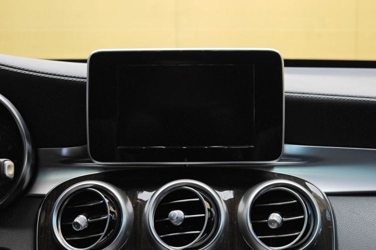 Used Mercedes-Benz GLC 2017 GLC 260 4MATIC Luxury Model Interior 10