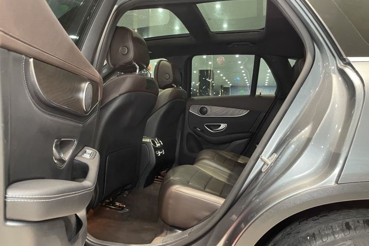 Used Mercedes-Benz GLC 2017 GLC 300 4MATIC Sport Edition Interior 3